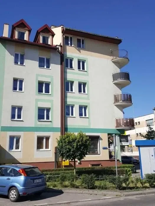 Wynajem mieszkania - 3 pokojowe 66 m2 - 1/8