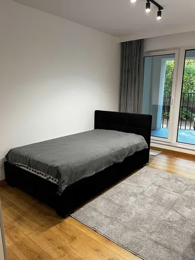 Wynajmę bezpośrednio przestronne, w pełni wyposażone mieszkanie o powierzchni 42 m², zlokalizowane na parterze w Łodzi przy ul. Telefonicznej - miniatura 4