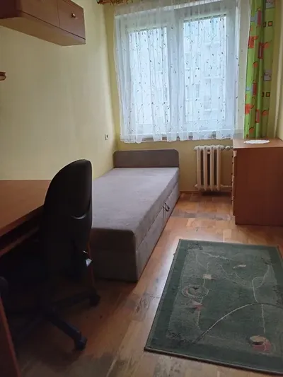 Do wynajęcia mieszkanie Opole- ZWM , ul. Hubala, winda, 2 pok., balkon- 1 piętro, świeżo po remoncie - miniatura 2