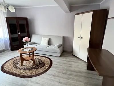 Trzy pokoje na wynajem, razem lub osobno, dla studentek - miniatura 2