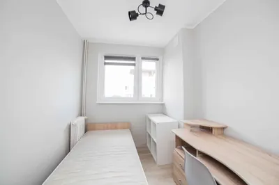 Do wynajęcia kawalerka (dwa pokoje, garderoba, balkon) - miniatura 3