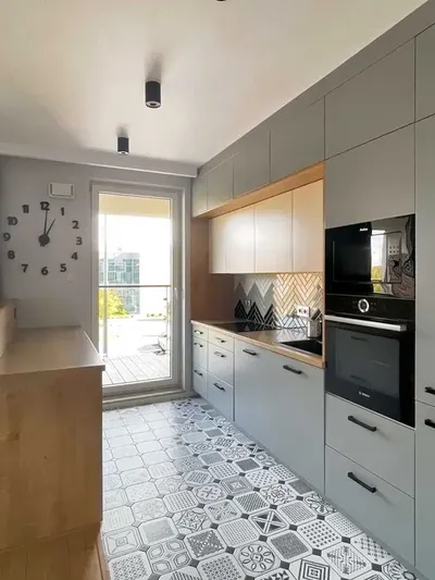 3 pokoje 67 m² + loggia, szkoła naprzeciwko, metro Trocka, garaż - miniatura 2