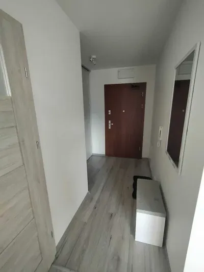 Jasna kawalerka 32m² - miniatura 4