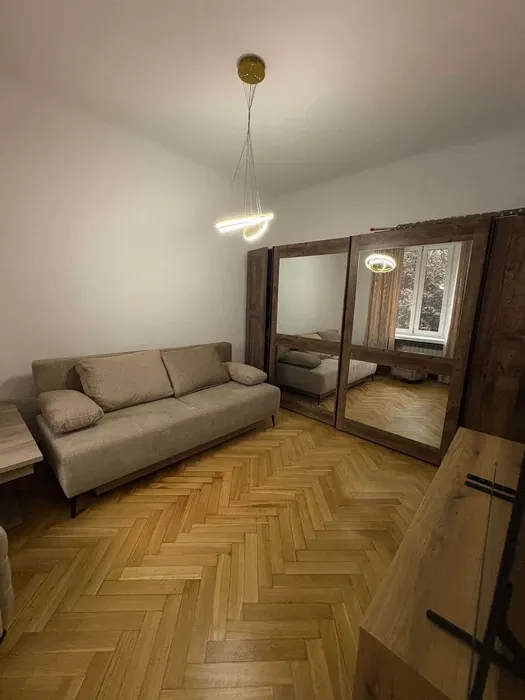 Klimatyczna kawalerka na Żoliborzu - 1/4