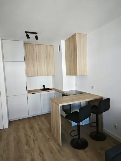 Mieszkanie dwupokojowe 34m² Nowe Miasto - miniatura 2