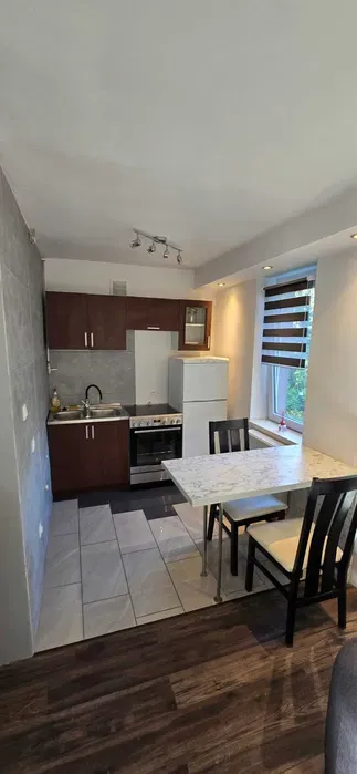 Kawalerka 30 m² – świetna lokalizacja (tylko dla studentów) - miniatura 4