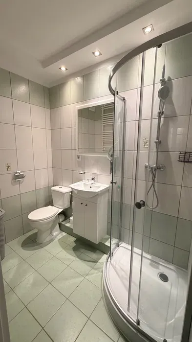 Dwupoziomowe mieszkanie | 2 łazienki | klimatyzacja | balkon | garderoba - miniatura 3