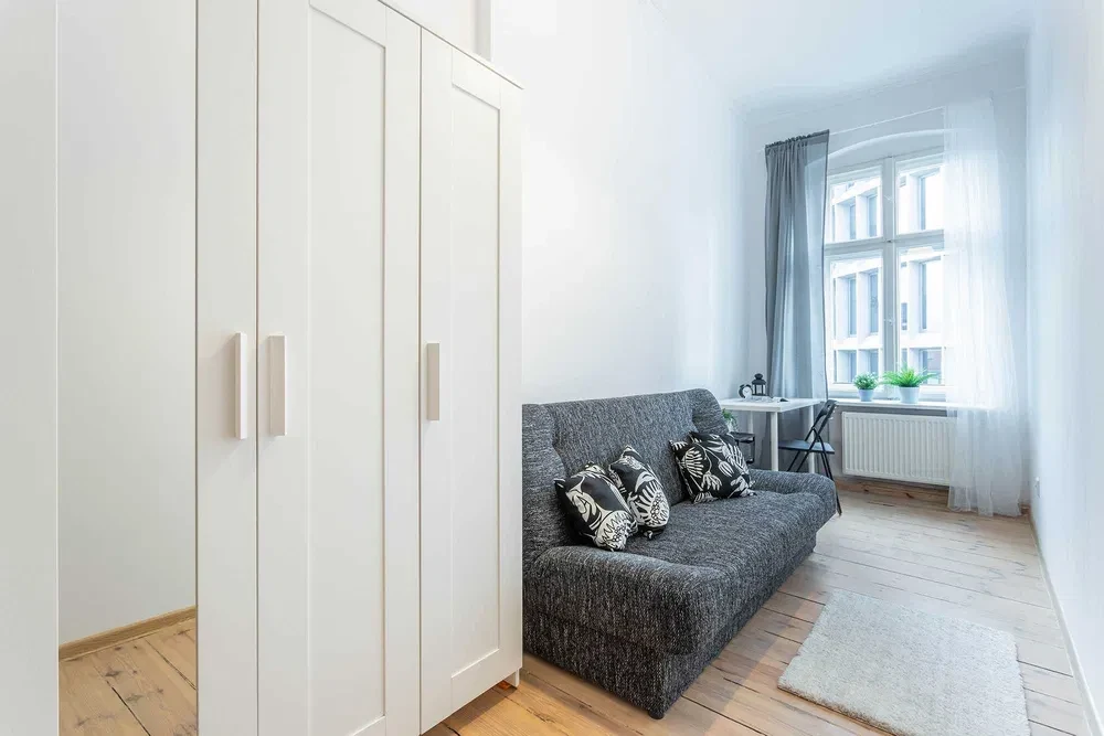 Pokój 10m2 jednoosobowy, widok na Okrąglak - 1/8
