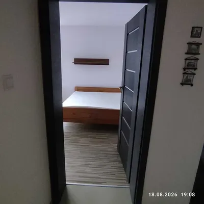 Komfortowy pokój 19,5 m² | Gromskiego 8 Rzeszów - miniatura 3