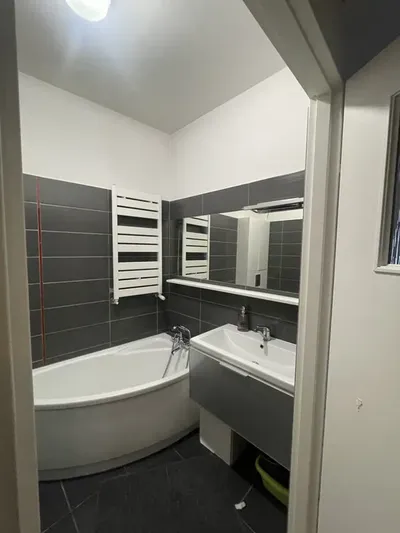 Wynajmę mieszkanie 47m2 Praga Płd - miniatura 3