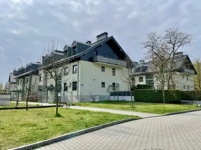 Przestronne mieszkanie w zielonej okolicy - miniatura 5