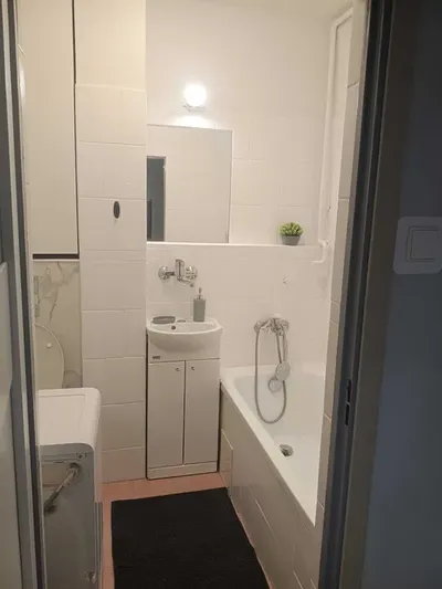 Wynajmę mieszkanie 50m2 os. Kmity 3 pokoje - miniatura 5