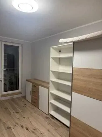 Wynajmę umeblowaną kawalerkę 28 m² z balkonem - miniatura 4