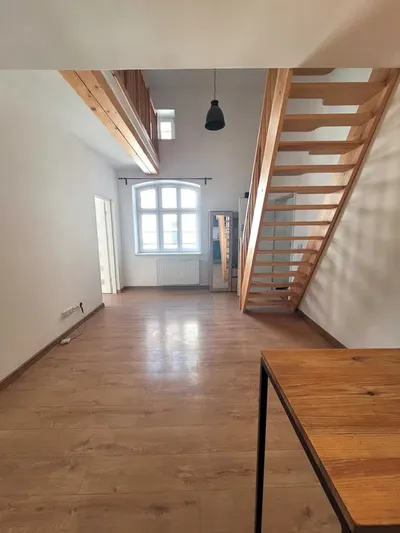 Dwupoziomowe mieszkanie/ Centrum Katowic/ Własny taras/ 74,80 m2 - miniatura 3