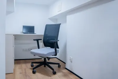 Kawalerka blisko lotniska, bez posrednikow, dostępne od 8.10 - miniatura 4