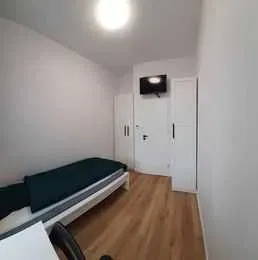 CENTRUM/STARY BROWAR Komfortowy 1 Osobowy Pokój w cichym podwórzu - miniatura 2