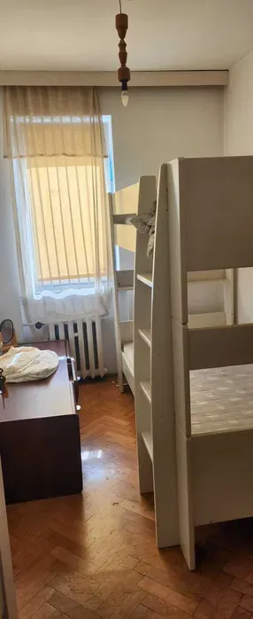 Pokój 10m2 na wynajem ze wspólną kuchnią i łazienką