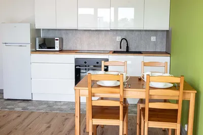 Do wynajęcia, od zaraz, mieszkanie 2-pokojowe zlokalizowane na czwartym piętrze w bloku z windą na ul. Kopernika o powierzchni 44 m² - miniatura 3