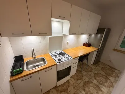 SGGW. Umeblowana kawalerka z wydzieloną sypialnią, ok. 31 m², 7./8. piętro, bez sąsiadów za ścianą, przy Metrze Ursynów i SGGW!