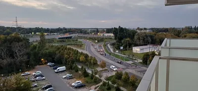 Wynajmę słoneczną kawalerkę na Winogradach z pięknym widokiem, miejsce parkingowym i rowerownią /// - miniatura 2