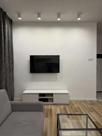 2-pokojowa kawalerka 31 m² z osobną sypialnią i miejscem w garażu – Rembielińska, 3 min od metra Bródno! - miniatura 4