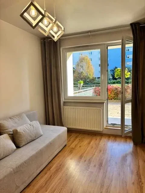 Dwupokojowe mieszkanie os. Oświecenia 44m2 z tarasem - 1/8