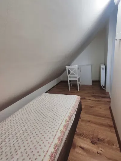 Wynajmę mieszkanie na poddaszu, nocleg dla 3 osób - miniatura 5