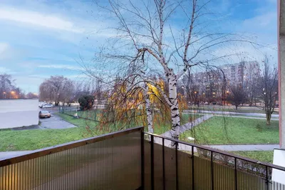 Wynajmę przestronną kawalerkę 37 mkw - z balkonem i oddzielną kuchnią. Bezpośrednio. - miniatura 4