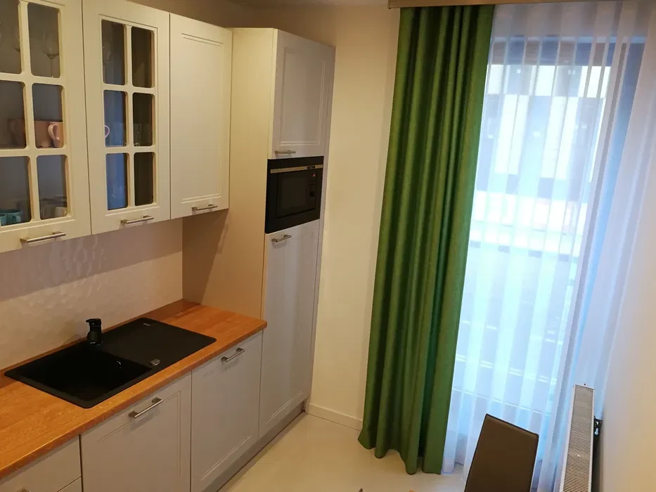 Wynajmę mieszkanie w Krakowie, Stare Miasto, Pawia, (50 m2), 2 pokoje i salon z kuchnią - 1/8