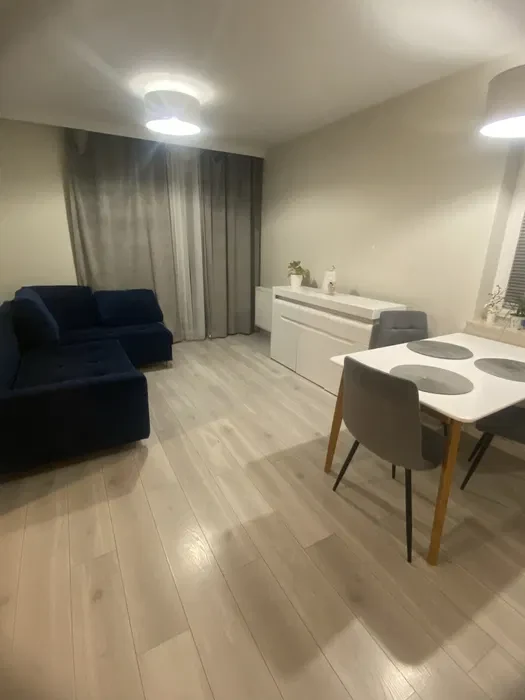 Do wynajęcia jasne i komfortowe mieszkanie 3-pokojowe! - 1/8