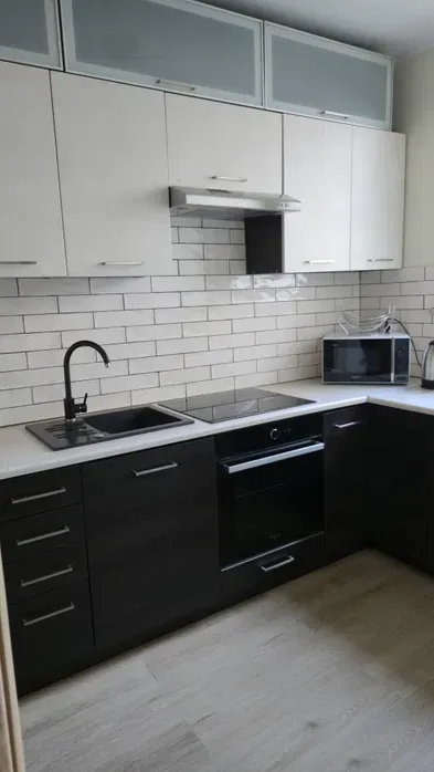 Kawalerka 32m2 METRO Bemowo, garaż, internet, winda, wyposażona- od zaraz! - miniatura 5
