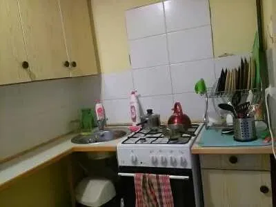 Kawalerka 30m² Rataje 1100 zł - miniatura 3