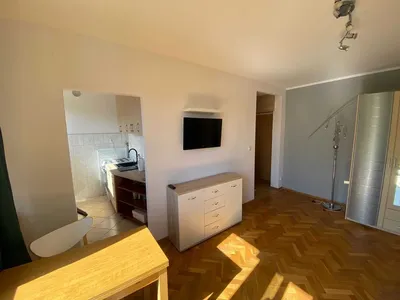 Wynajmę bardzo słoneczną kawalerkę w doskonałej lokalizacji - miniatura 5