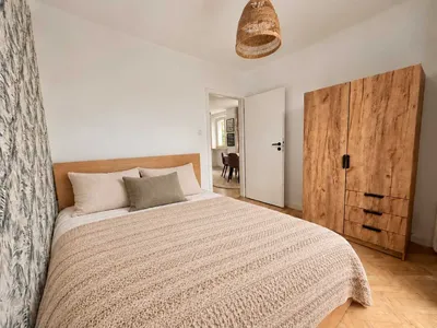 Oferuję do wynajęcia 3-pokojowe, jasne i stylowo urządzone mieszkanie o powierzchni 45 m2, zlokalizowane przy ul. Jana Kasprowicza na Bielanach. - miniatura 4