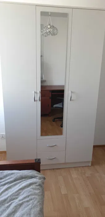 Do wynajęcia pokój dla młodej dziewczyny pracującej /studiującej - miniatura 2