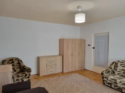 Duży pokój jednoosobowy z balkonem bez czynszu - miniatura 2