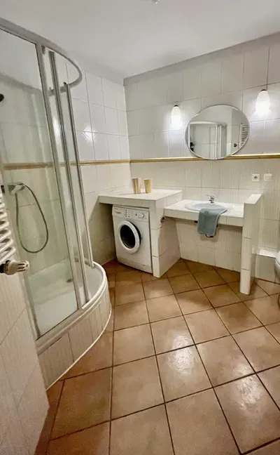 Bardzo ładny pokój do wynajęcia w świetnej lokalizacji. - miniatura 2