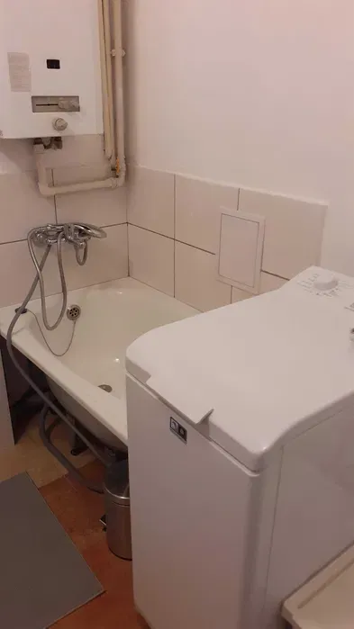 mała kawalerka w Warszawie do wynajęcia bezpośrednio - miniatura 5