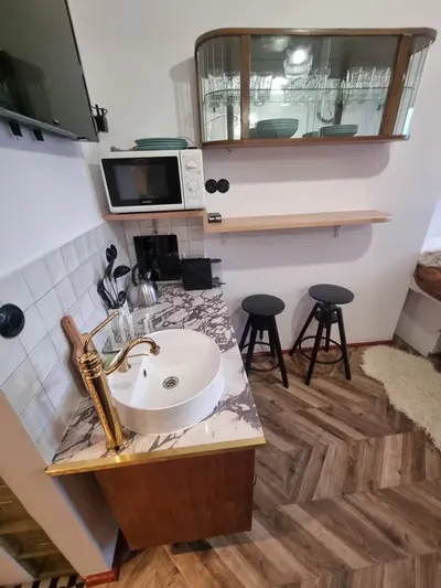 Klimatyczna kawalerka w sercu Śródmieścia, ul. Smolna 13, 2500 zł all in - miniatura 5