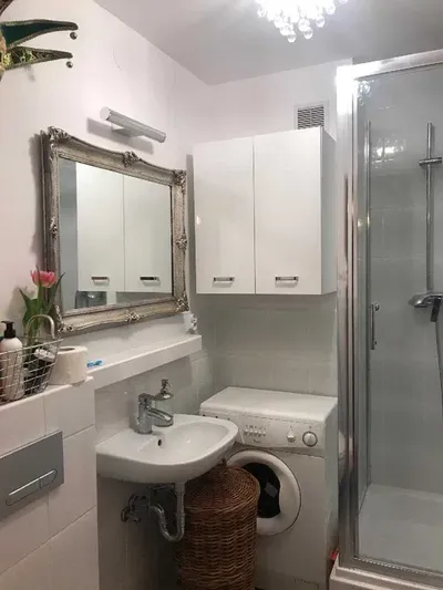 Wynajmę mieszkanie 2 pokoje balkon meble przy metrze Wileńska 2. piętro winda - miniatura 5