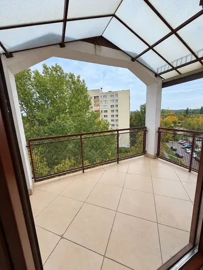 Przestronne 2-pokojowe mieszkanie, 55 m², duży zadaszony taras w świetnej lokalizacji - miniatura 2