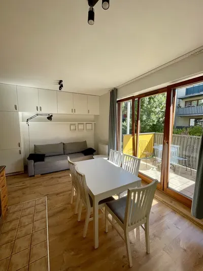 Jasne mieszkanie 29m2 na zamkniętym os. Mozarta | W pełni umeblowane | Duży balkon, widok na ogród! Bezpośrednio! 2 min do tramwaju - Dostępne od 1.10 - miniatura 5