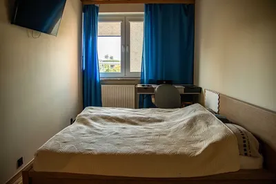 2 pokojowe mieszkanie, osobna kuchnia, przy metrze Imielin. 50m2 - miniatura 3