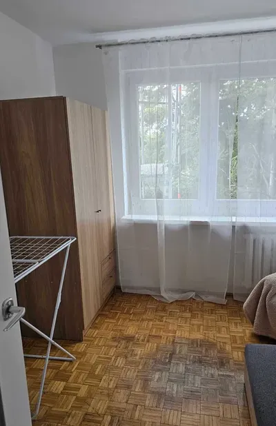Mieszkanie 3 pokojowe dla studentek, Rataje, Oś. Orła Białego - miniatura 3
