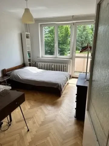 Słoneczne 3-pokojowe mieszkanie o powierzchni 47 m2 w centrum Gdyni na ulicy Krasickiego dostępne od października na wynajem długoterminowy. - 1/7