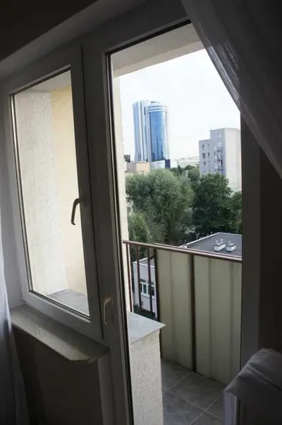 Kawalerka osobna kuchnia centrum - miniatura 2