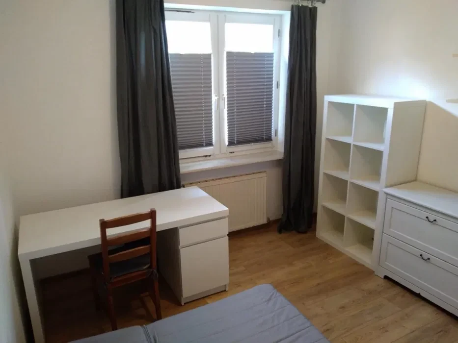 Cichy pokój w centrum dla dziewczyny - 1/8
