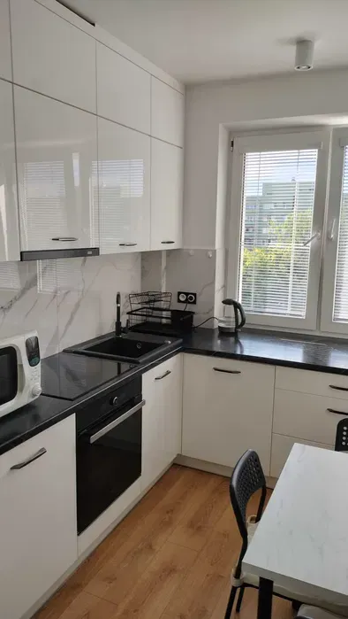 Do wynajęcia 3 pokojowe mieszkanie . Z Modzelewskiego / Al Lotników - miniatura 5