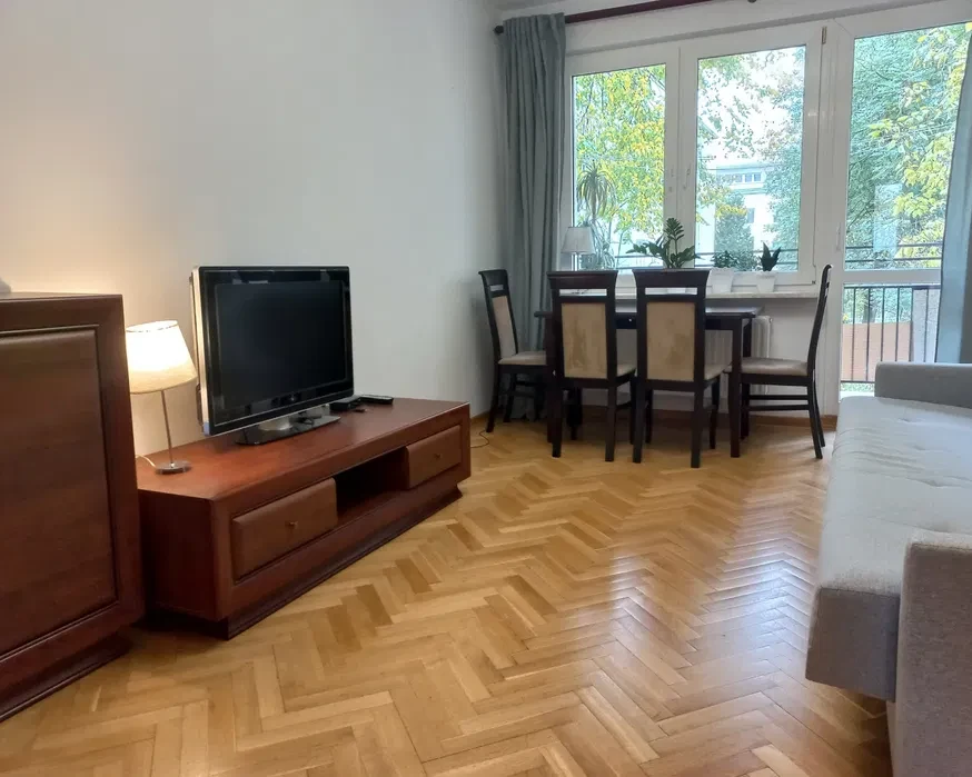 Mieszkanie 55m2, Urus, 2 osobne pokoje. Doskonała lokalizacja - 1/7