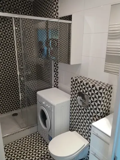 Kawalerka bezpośrednio - blisko metro - miniatura 3